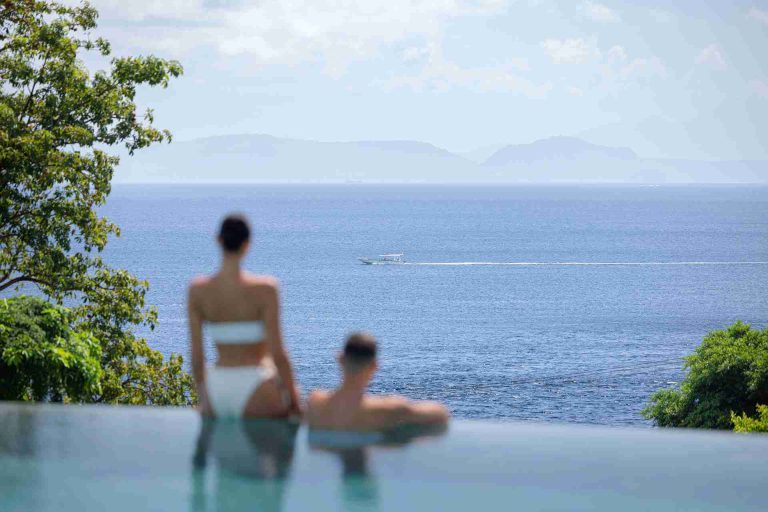 ROMANTIC POOL BY THE OCEAN